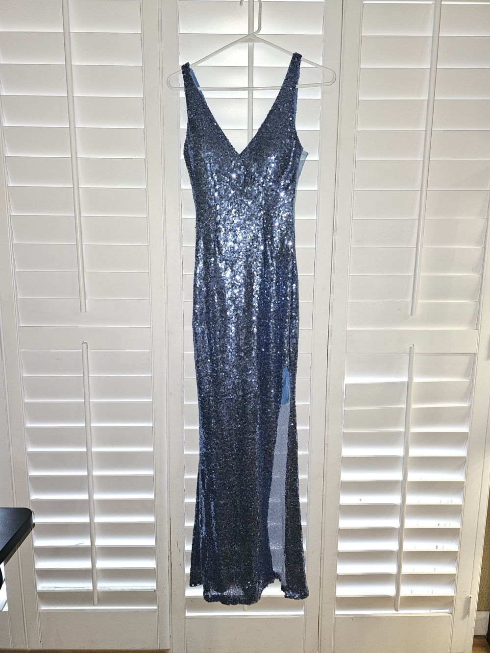 B. Darlin Blue Sequin V-neck Formal Gown Size 7/8 V-Neck Dress With Side Slit